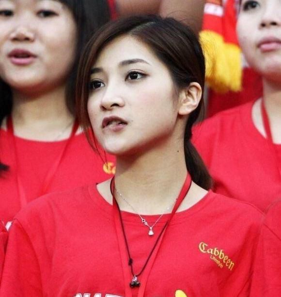 老师和乖乖女h灌尿百合